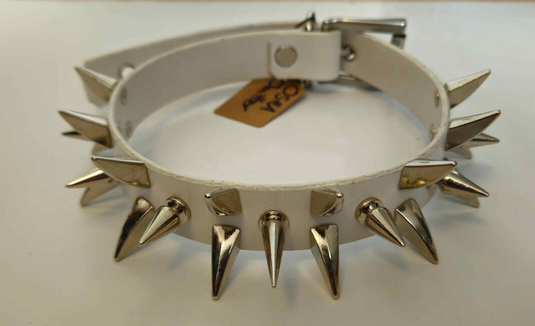 OSHA Omitter Collar max Ø: 54cm Collar min. Ø: 41,5cm 1500NOK/≈133€